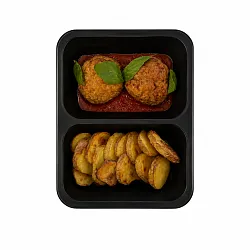 Turkey meatballs, paradajková omáčka s opekaným zemiakom